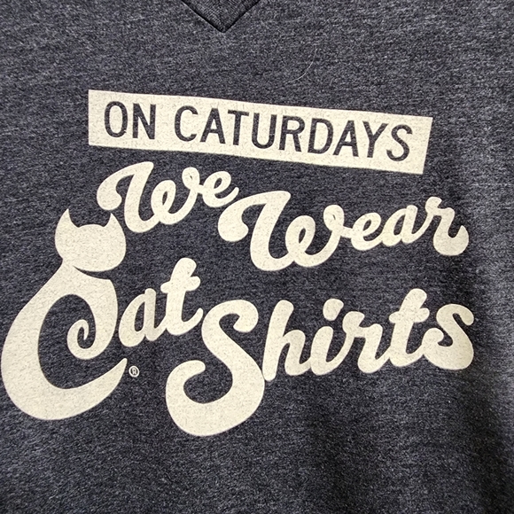 Canvas On Caturdays we wear cat shirts v-neck graphic tshirt woman's size medium - Picture 7 of 7